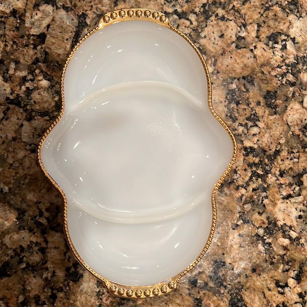 Vintage Anchor Hocking FIRE KING White Milk Glass 3 Section Dish with Go…